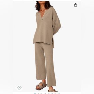 Women's 2 Piece- Oversized Slouchy Matching Set. Cozy Knit Sweatsuit Set. LARGE